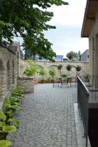 Ogródek za restauracją