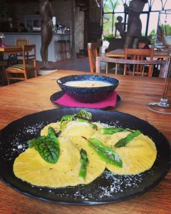 Ravioli z zielonymi szparagami